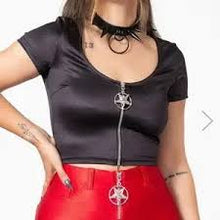 Carica l&#39;immagine nel visualizzatore di Gallery, Killstar Karlene Zip Crop Top
