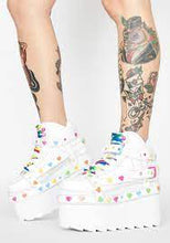 Carica l&#39;immagine nel visualizzatore di Gallery, YRU Shoies Qozmo Bond RBW Heart White.
