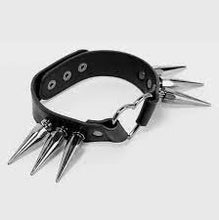 Carica l&#39;immagine nel visualizzatore di Gallery, Killstar Aubrey Heart Choker
