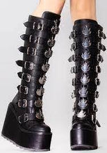 Carica l&#39;immagine nel visualizzatore di Gallery, Yru Shoes Dune Hi Flames Black
