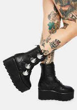 Carica l&#39;immagine nel visualizzatore di Gallery, Yru Shoes Karma Flame Black
