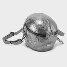 Carica l&#39;immagine nel visualizzatore di Gallery, Killstar Grave Digger Skull Silver Leather Handbag
