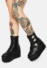 Carica l&#39;immagine nel visualizzatore di Gallery, Yru Shoes Karma Flame Black
