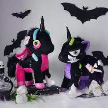 Carica l&#39;immagine nel visualizzatore di Gallery, Killstar Myth Zombiecom livin dead Plush Toy
